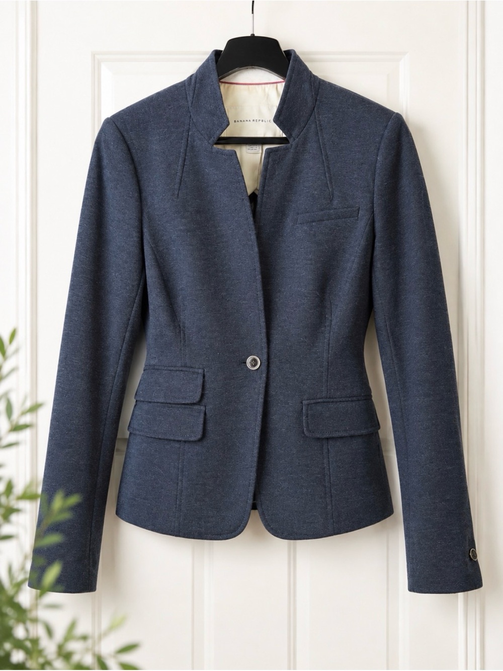 Banana Republic Tailored Navy Stretch Blazer – Size 4